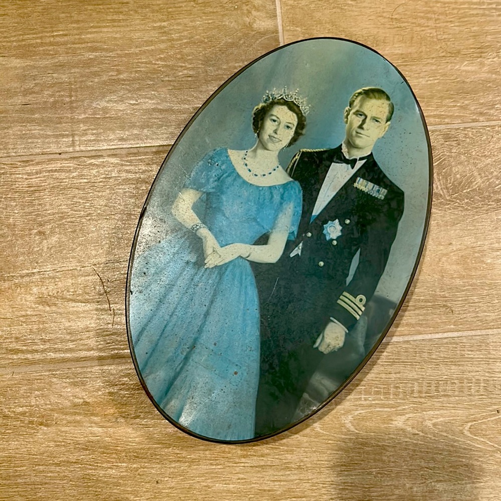 Vintage Queen Elizabeth Coronation Tin Box Carlisle England Oval 1950s Antique